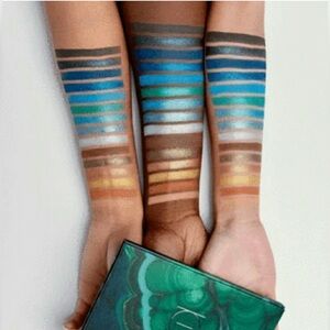 Hipdot Cenote Eyeshadow Palette